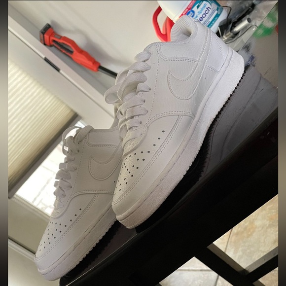 Nike - Picture 1 of 4